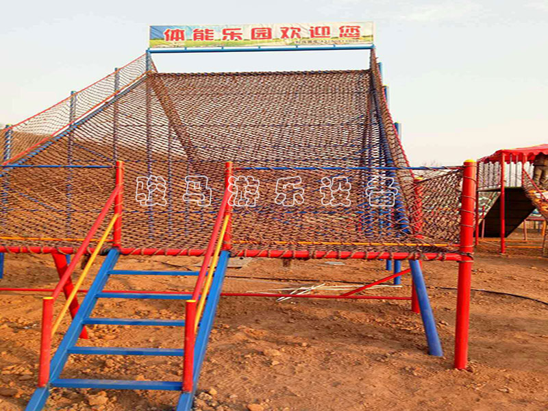 體能樂園安裝過(guò)程