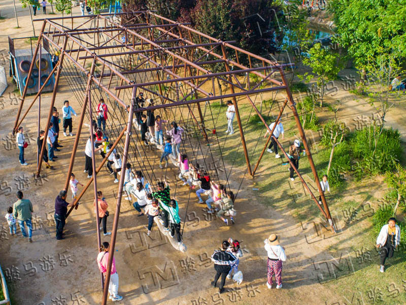 戶(hù)外無(wú)動(dòng)力樂(lè)園